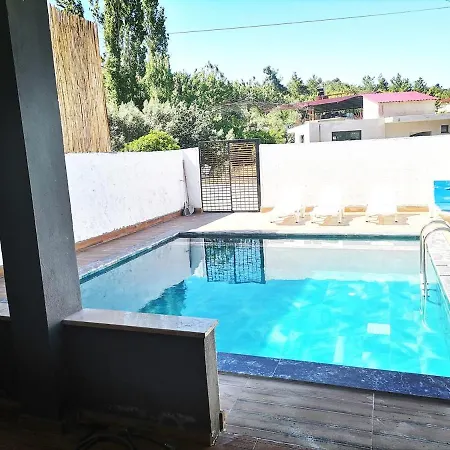빌라 With Pool And Garden